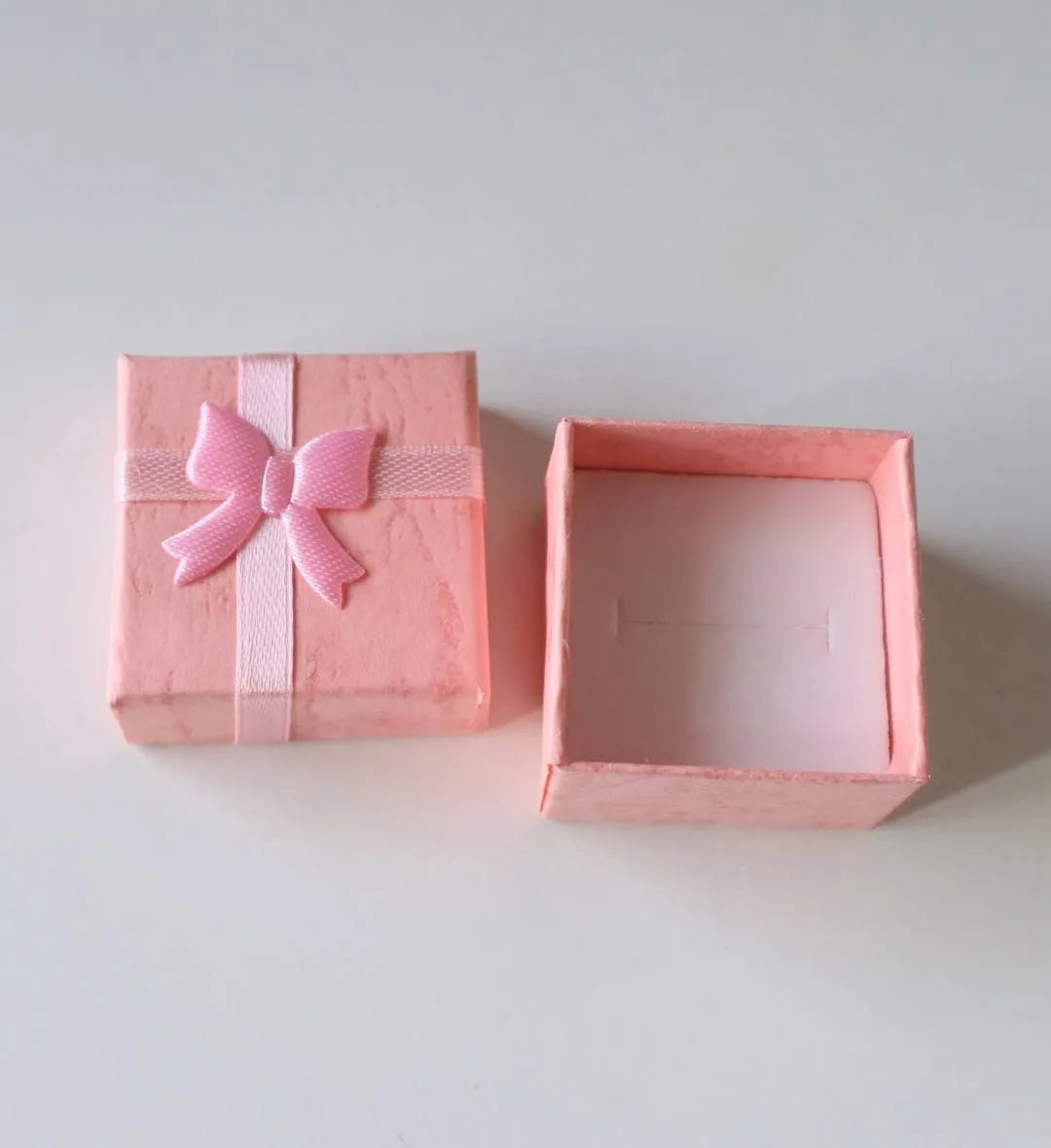 Ring Gift Box With Ribbon Bow | Size: 4X4X3cm